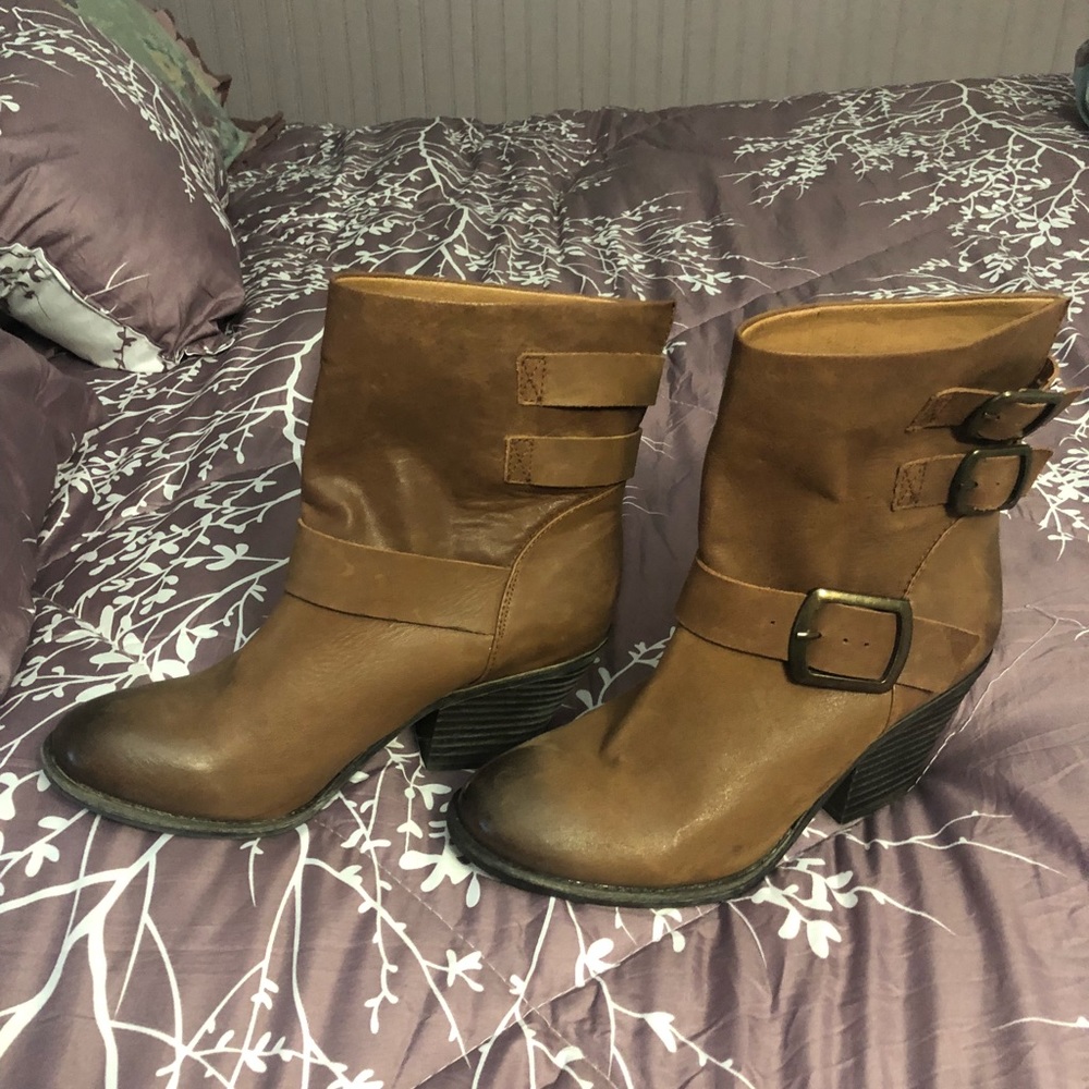 Lucky Brand leather Booties Sz 8.5
